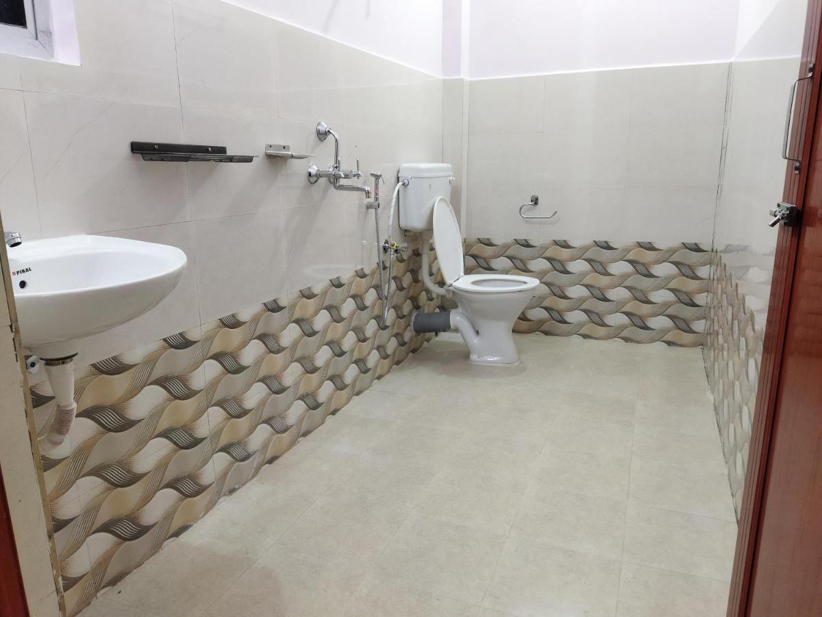 The Leisure Home Stay Shadipur Экстерьер фото